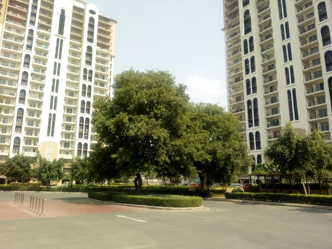 DLF New Town Heights