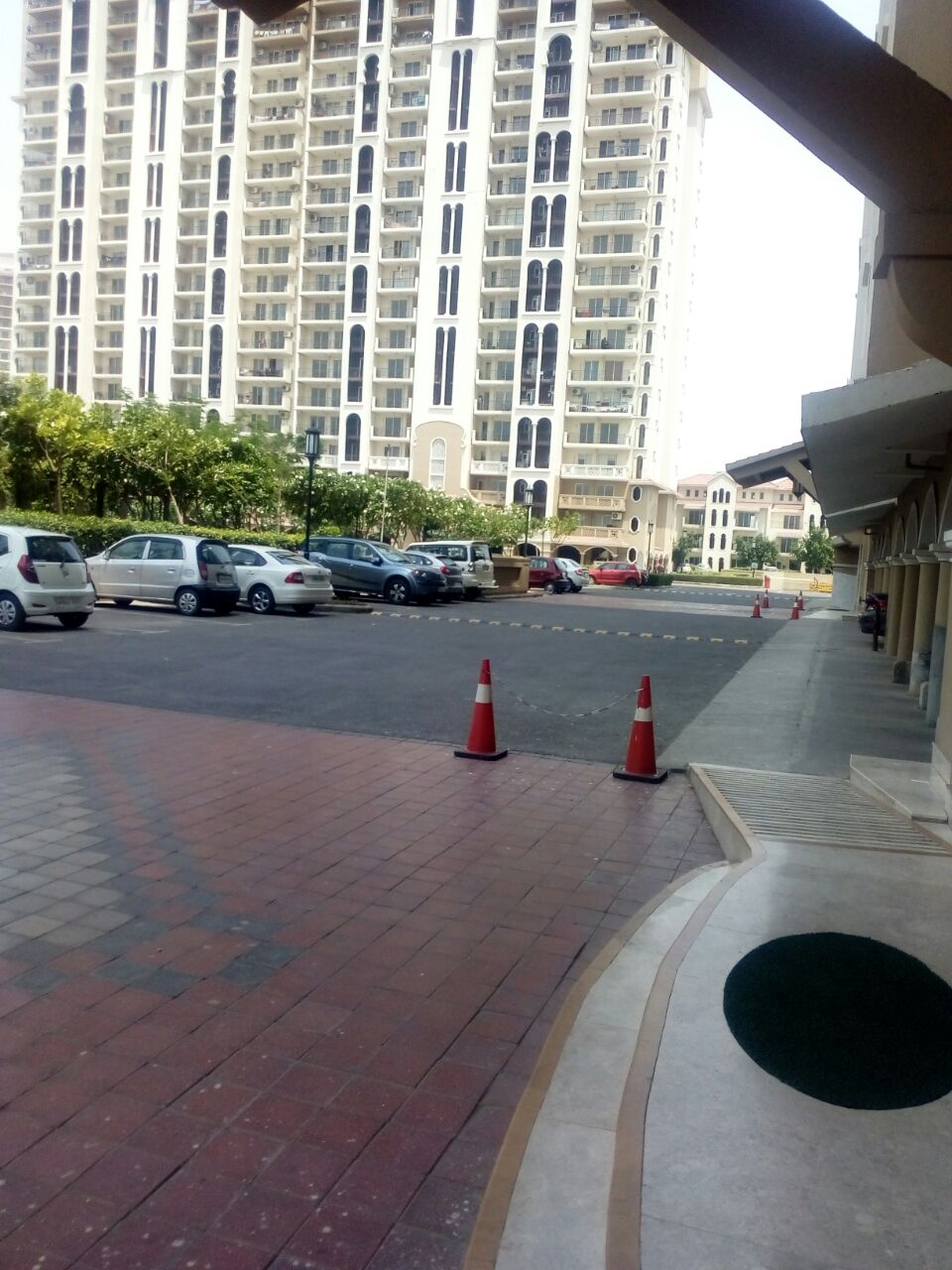 DLF New Town Heights